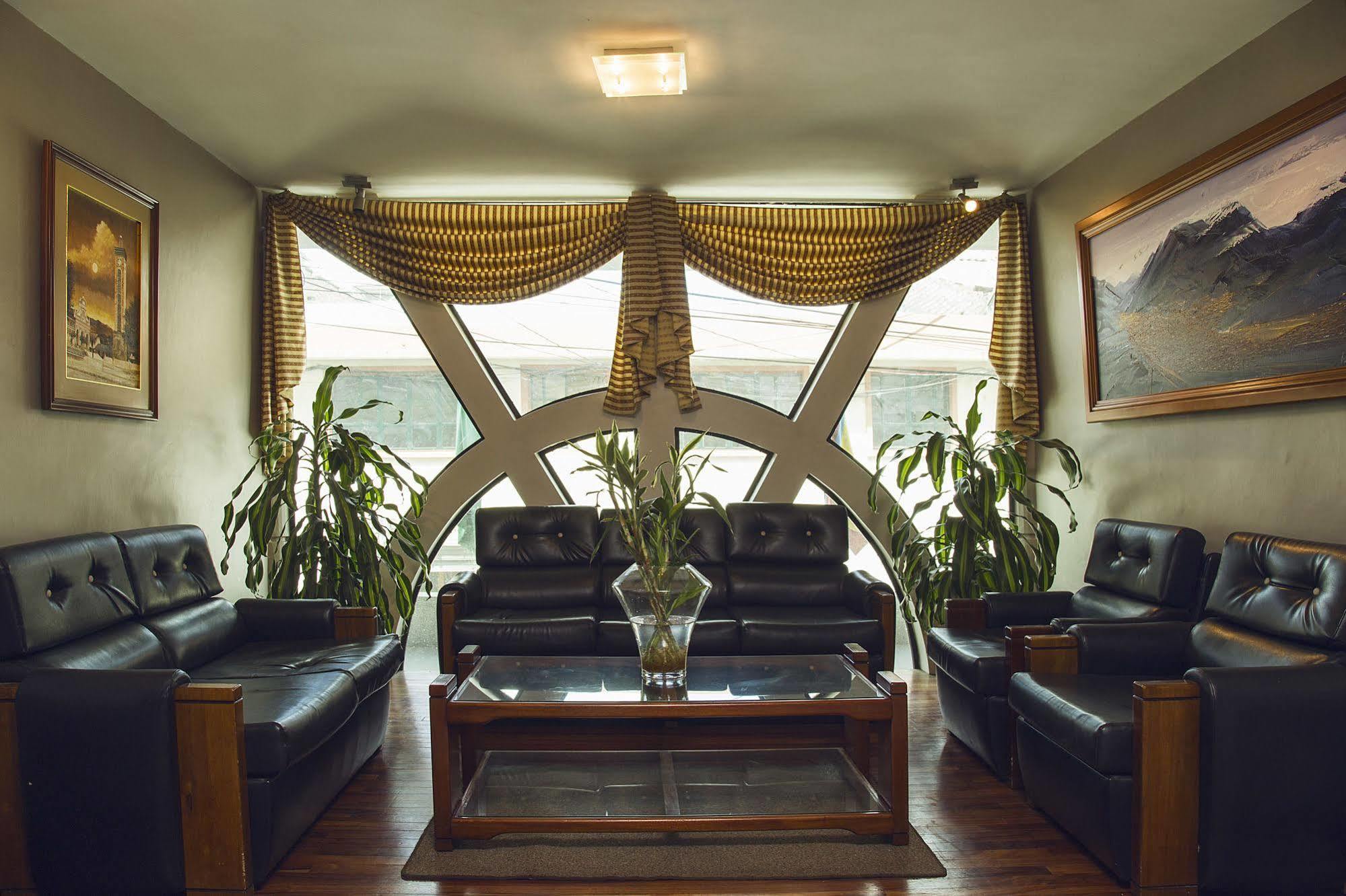 Hotel Podocarpus Loja Extérieur photo